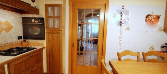 Вилла с 6 комнатами в Кастеназо, Италия № 223145 22