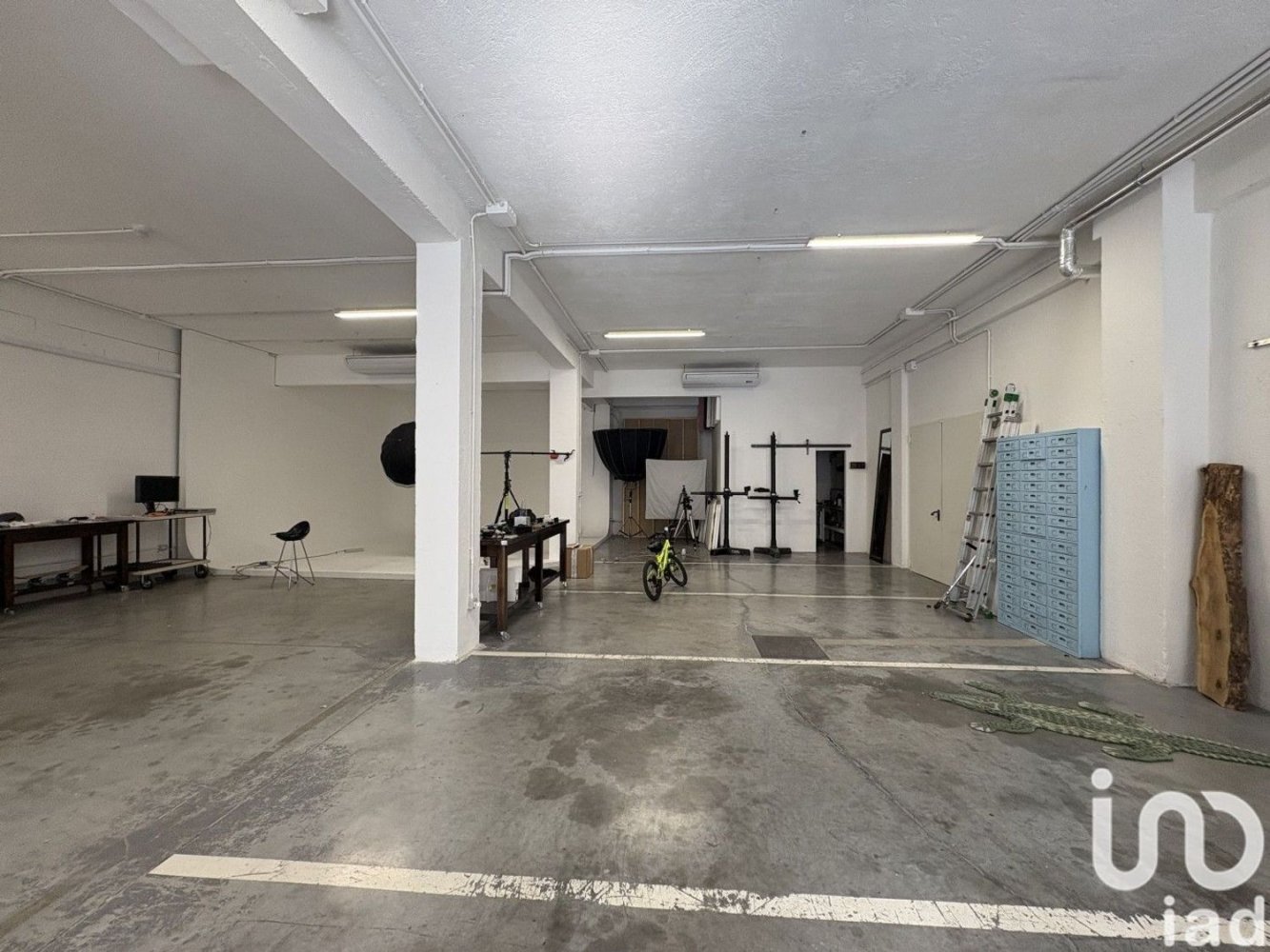 250m² Garage in Civitanova Marche, Italy No. 325393