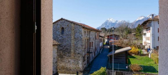 Casa de 5 habitaciónes en Udine, Italy No. 37002 16