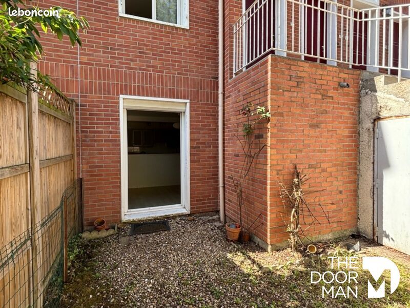 Dúplex de 3 dormitorios en Montigny-le-Bretonneux, France No. 318173