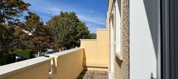 Dúplex de 3 dormitorios en Montigny-le-Bretonneux, France No. 318173 5