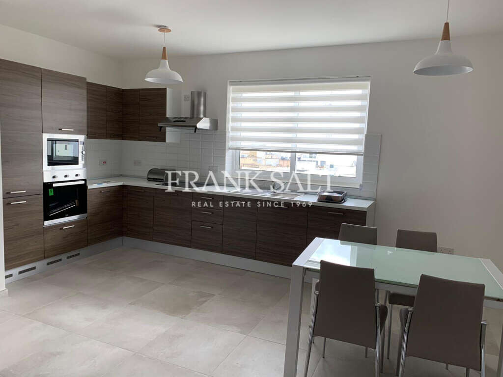 2 bedrooms Penthouse in Swieqi, Malta No. 6843