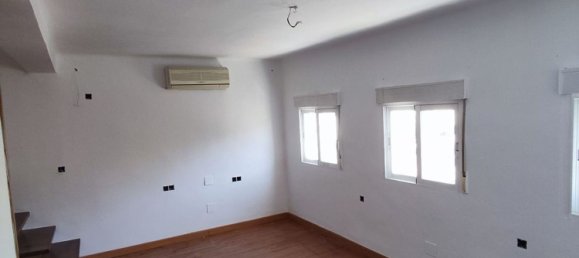 3 bedrooms Duplex in Jaen, Spain No. 160167 4