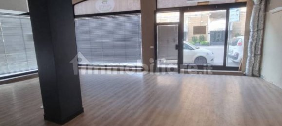 2 rooms Commercial property in Cremona, Italy No. 341867 4