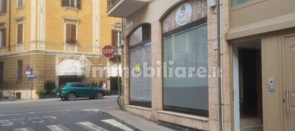 2 rooms Commercial property in Cremona, Italy No. 341867 2