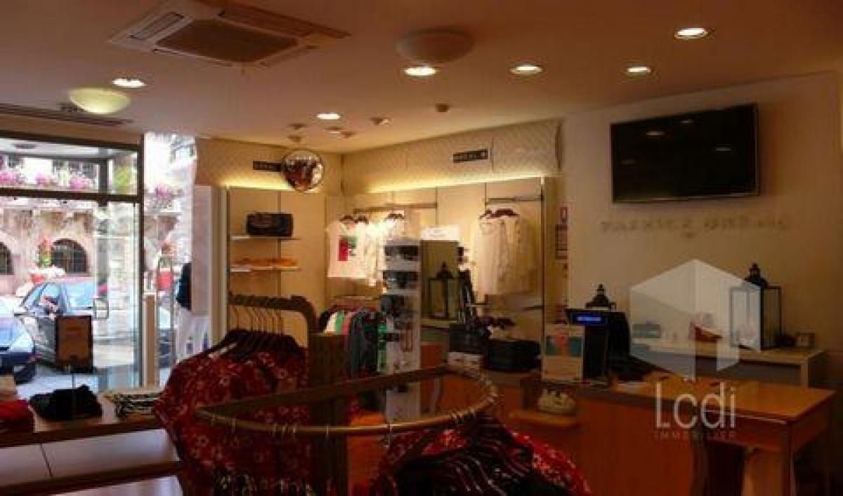  محل تجاري في Molsheim, France 108متر مربع رقم 20679