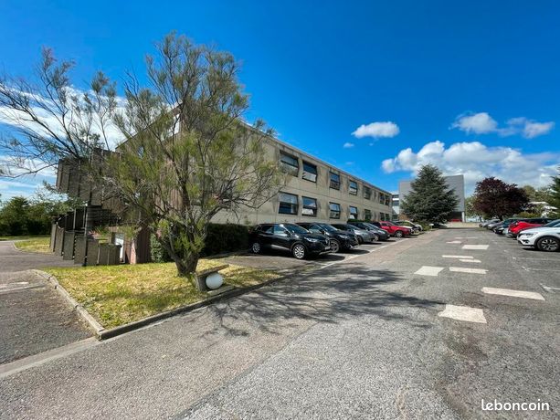 Офис 2513м² в Мец, Франция № 307641