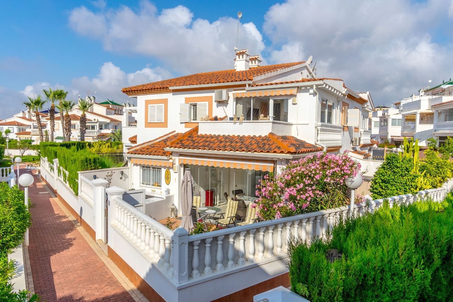 Дом с 3 спальнями в Аликанте, Испания № 156851