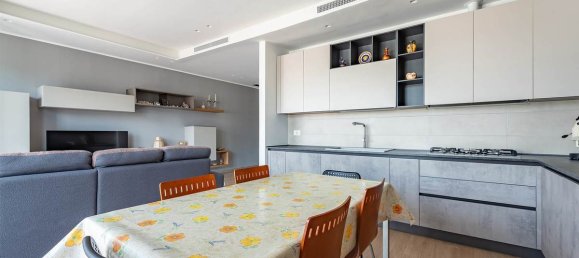 3 Schlafzimmer Wohnung in Monopoli, Italy, Nr. 375818 4