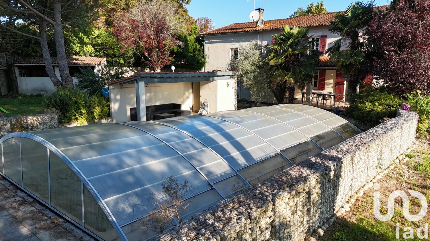 Casa de 3 dormitorios en Fontaines-d'Ozillac, France No. 109024