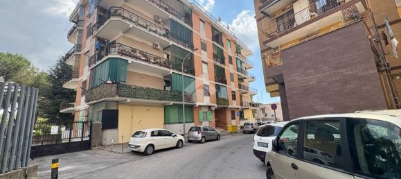 Apartamento de 3 dormitorios en Arzano, Italy No. 340029 17