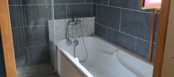 3 bedrooms Townhouse in Saint-Flovier, France No. 67475 11