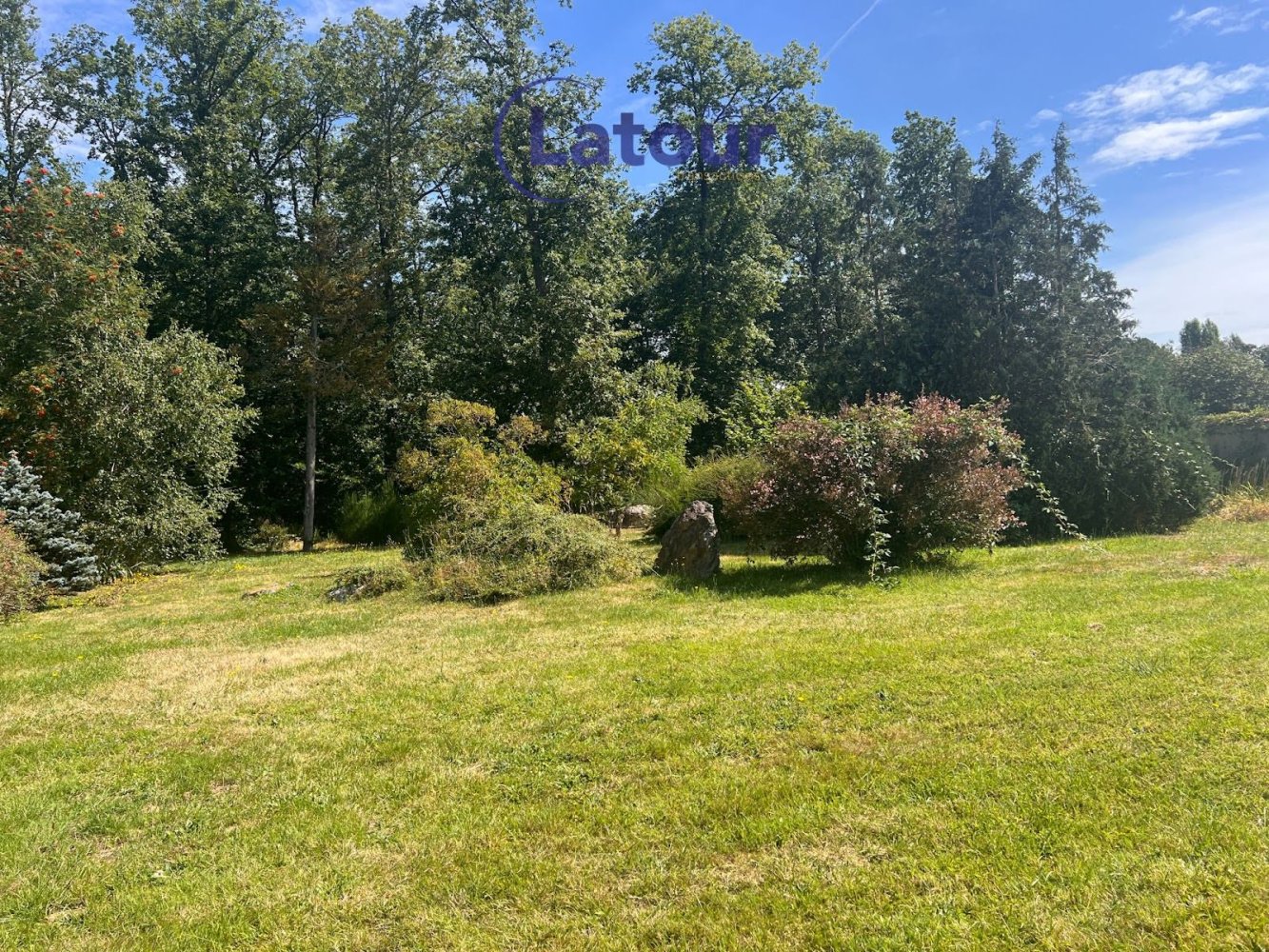 Terreno en Anet, France 2216 m² No. 255079