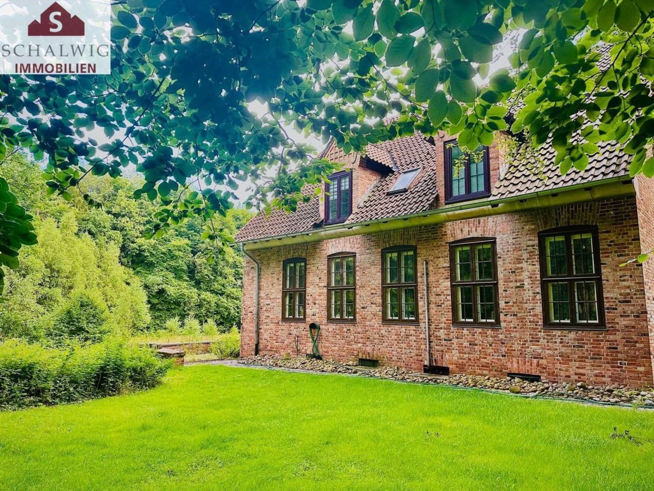 Casa de 9 dormitorios en Celle, Germany No. 163125