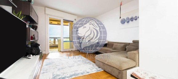 Apartamento de 3 habitaciónes en Genoa, Italy No. 33476 16