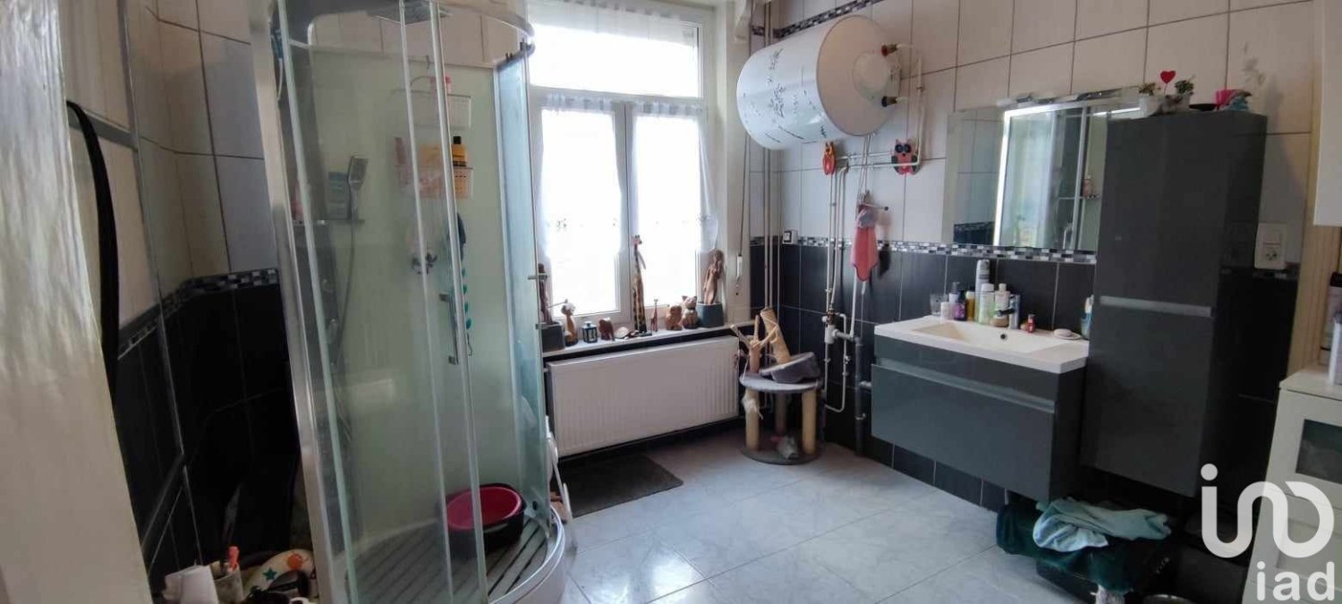 Casa de 5 dormitorios en Guesnain, France No. 80539