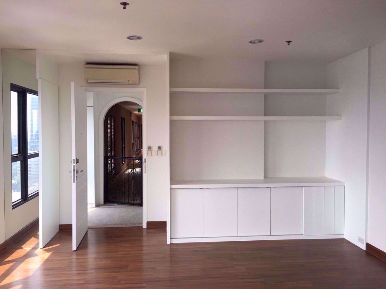 2 bedrooms Condo in Phaya Thai, Thailand No. 10190