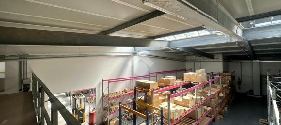 Склад с 1 комнатой в Тренто, Италия № 43534 25