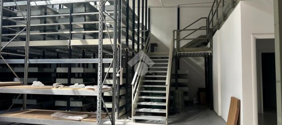 Склад с 1 комнатой в Тренто, Италия № 43534 9