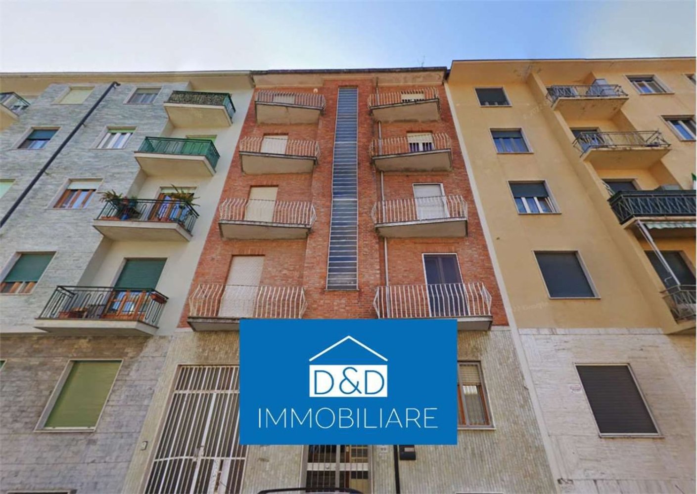 2 rooms Apartment in Turin, Italy No. 10376