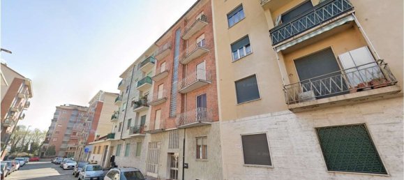 2 rooms Apartment in Turin, Italy No. 10376 4