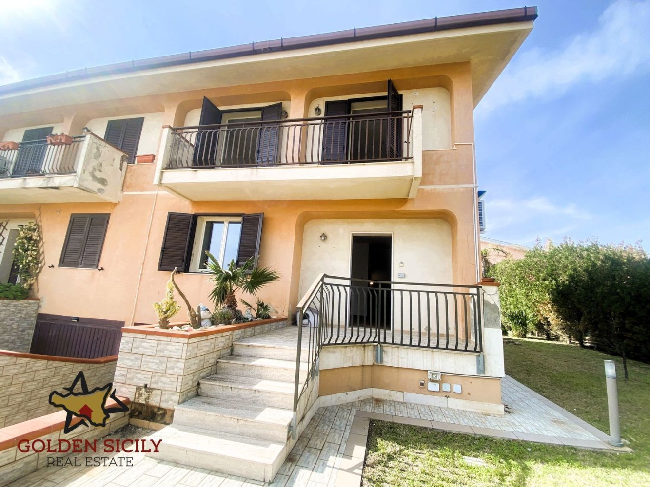 5 rooms Villa in Syracuse, Italy No. 243089