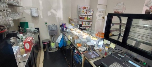 1 room Commercial property in Rome, Italy No. 9359 7