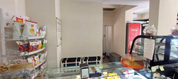 1 room Commercial property in Rome, Italy No. 9359 6