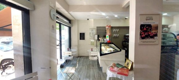 1 room Commercial property in Rome, Italy No. 9359 13