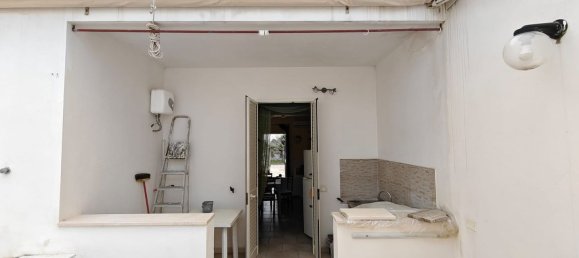 Casa de 3 habitaciónes en Melendugno, Italy No. 43308 5