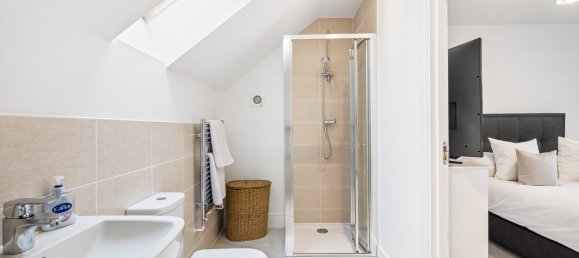 3 bedrooms House in Horley, United Kingdom No. 1031 8