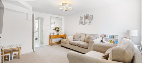 3 bedrooms House in Horley, United Kingdom No. 1031 5