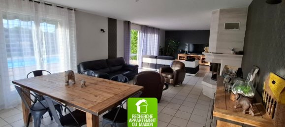 5 bedrooms Villa in Bourgoin-Jallieu, France No. 58103 5