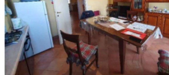 3 rooms Apartment in Vinci, Italy No. 197659 3