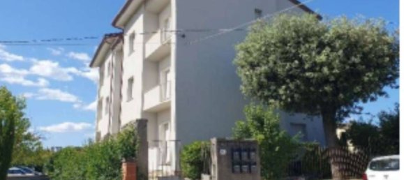 3 rooms Apartment in Vinci, Italy No. 197659 8