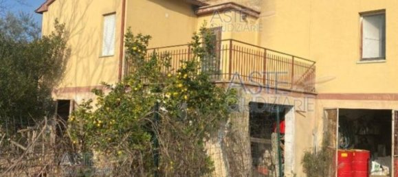 Casa de 5 habitaciónes en Roseto degli Abruzzi, Italy No. 345397 9