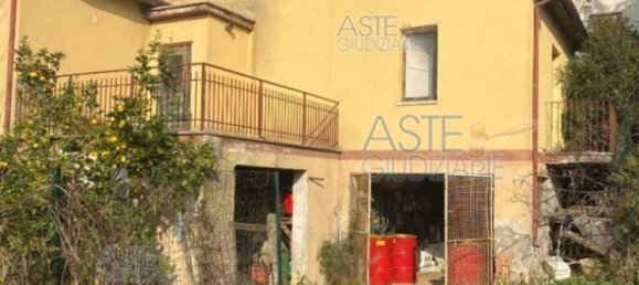 Casa de 5 habitaciónes en Roseto degli Abruzzi, Italy No. 345397 10
