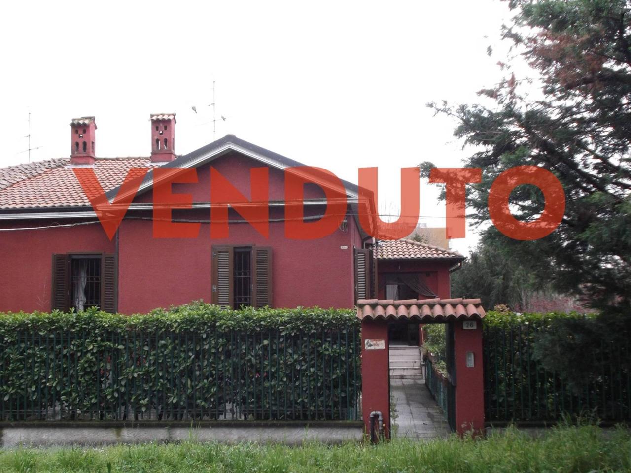 3 rooms Villa in Rho, Italy No. 70915