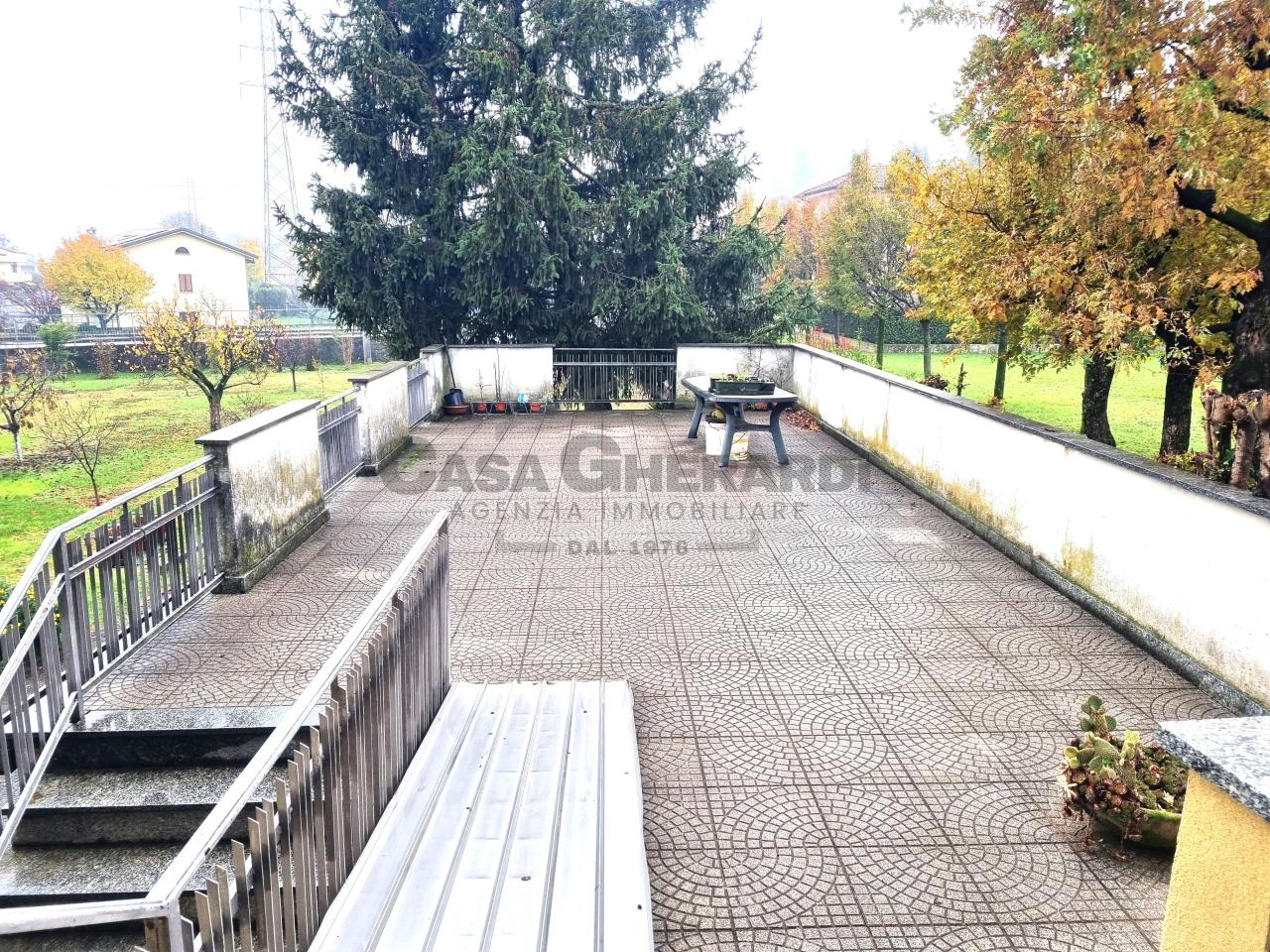 Casa de 5 divisões em Brembate di Sopra, Italy N.º 5683