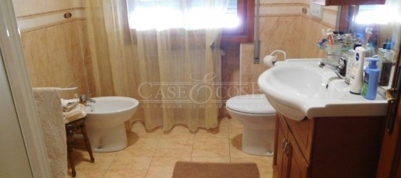 7 rooms House in San Martino di Lupari, Italy No. 88710 11