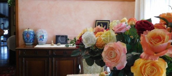 7 rooms House in San Martino di Lupari, Italy No. 88710 5