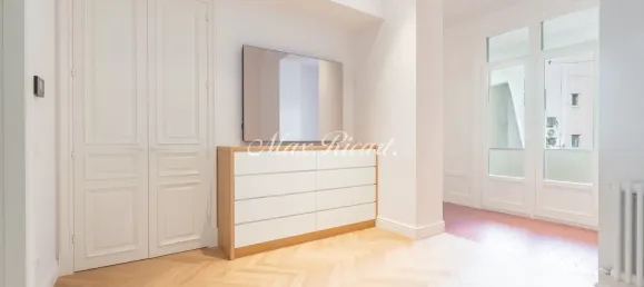 Apartamento de 2 divisões em Ciutat Vella, Spain N.º 33998 55