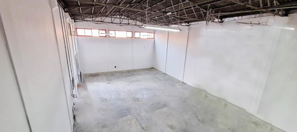 529.5m² Warehouse in Al Quoz, UAE No. 41589 2