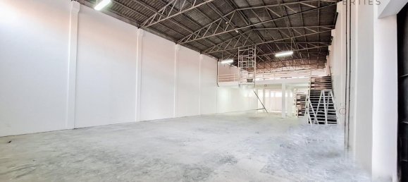 529.5m² Warehouse in Al Quoz, UAE No. 41589 3