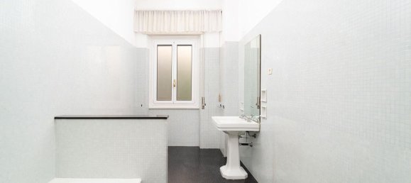 5 Schlafzimmer Wohnung in Genoa, Italy, Nr. 349415 16