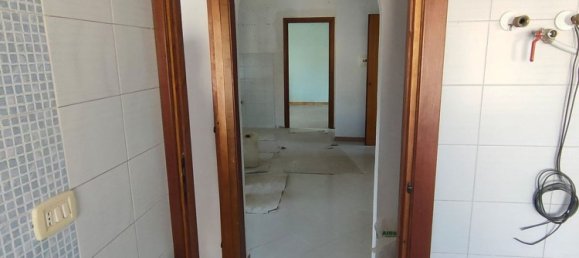 3-salle Appartement à Tivoli, Italy No. 224007 7