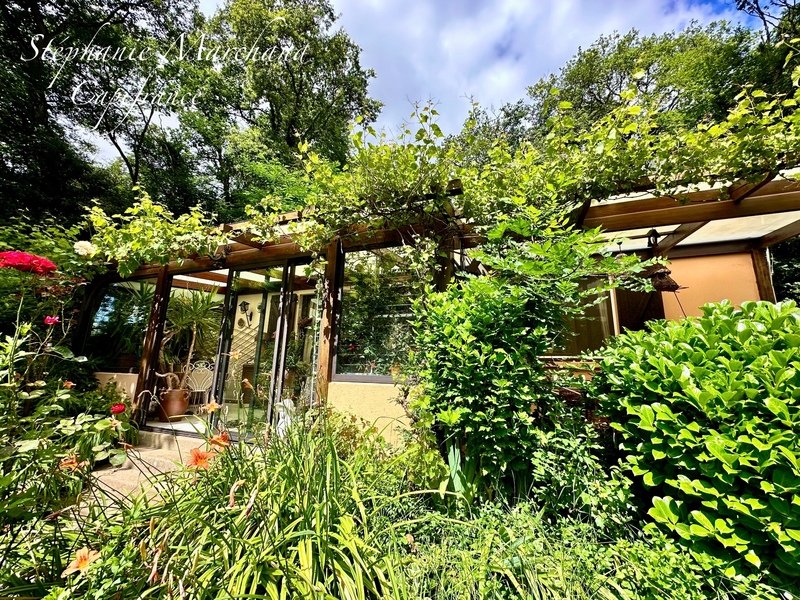  Castillos de 3 dormitorios en Saint-Christophe, France No. 266287