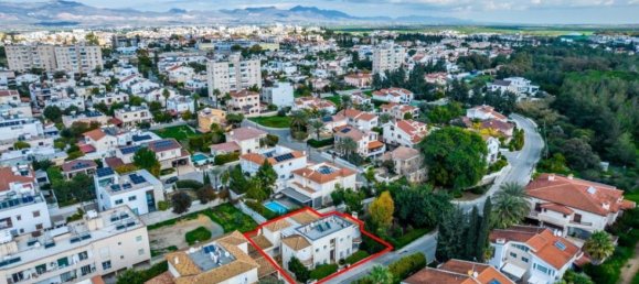 Villa em Nicosia, Cyprus 375 m² N.º 24505 2