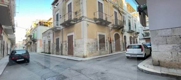 2 rooms Commercial property in Corato, Italy No. 29060 2