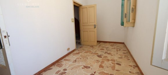 5 rooms House in Palagonia, Italy No. 237507 4